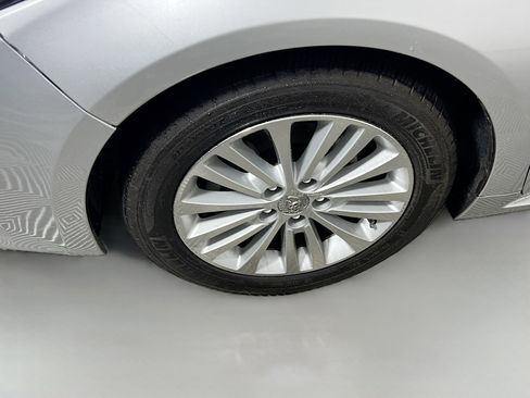 Used 2014 Toyota Avalon Limited FWD image 14