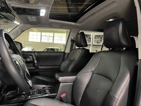 Used 2021 Toyota 4Runner TRD Off-Road Premium w/ Moonroof Package AWD/4WD image 23