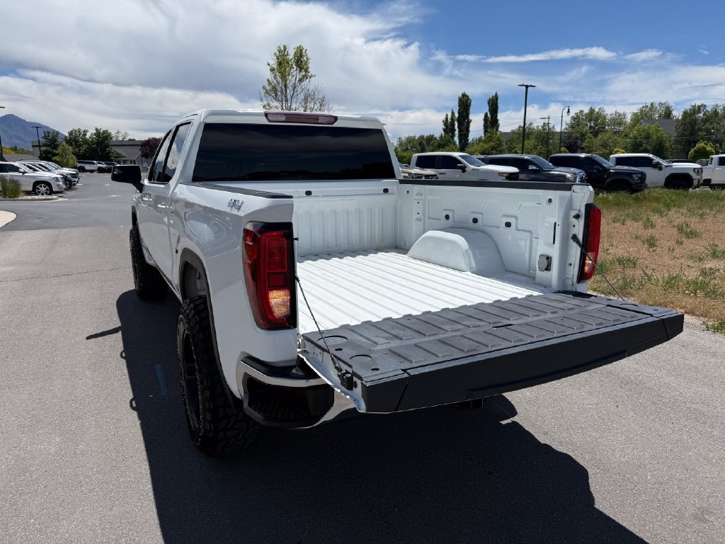 Used 2023 GMC Sierra 1500 SLE AWD/4WD image 13