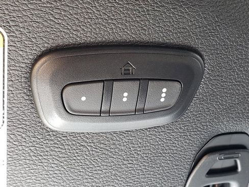 Used 2025 Jeep Gladiator Sport image 25