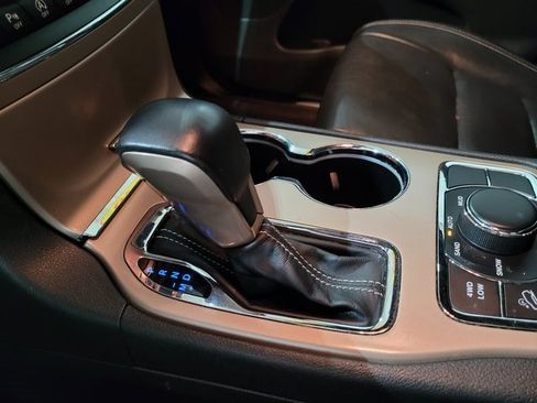 Used 2016 Jeep Grand Cherokee Limited image 40