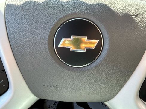 Used 2012 Chevrolet Traverse LT FWD image 21