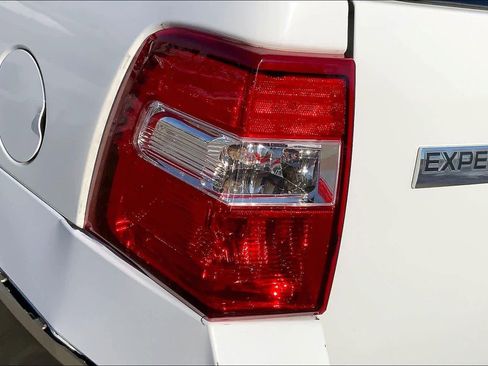 Used 2013 Ford Expedition XLT image 28