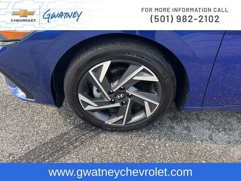 Used 2024 Hyundai Elantra Limited FWD image 9