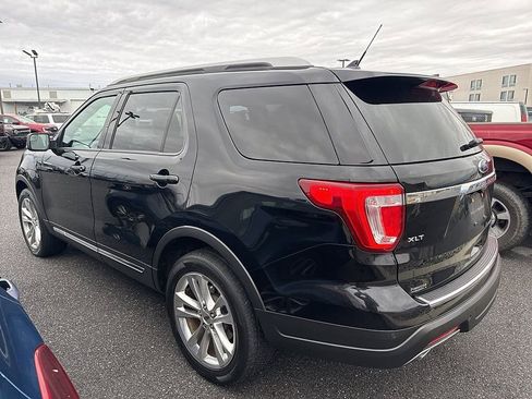Certified 2018 Ford Explorer XLT w/ Equipment Group 202A image 3