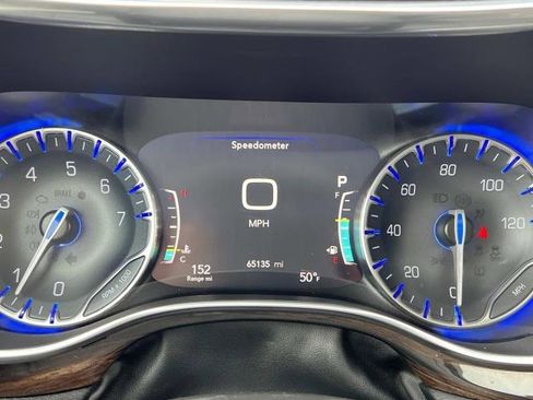 Used 2022 Chrysler Pacifica Limited image 19