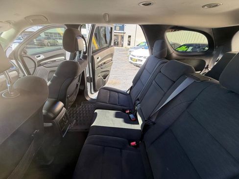 Used 2020 Dodge Durango SXT w/ 3rd Row Seating Group RWD image 18
