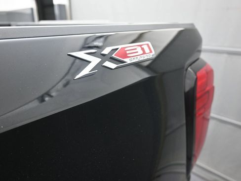 Used 2022 GMC Sierra 1500 Elevation image 2