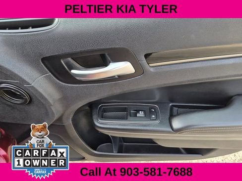 Used 2018 Chrysler 300 S w/ 300S Premium Group image 21