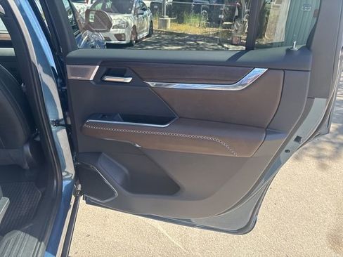 Used 2026 GMC Acadia Denali Ultimate image 35