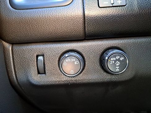 Used 2018 Chevrolet Colorado ZR2 AWD/4WD image 24