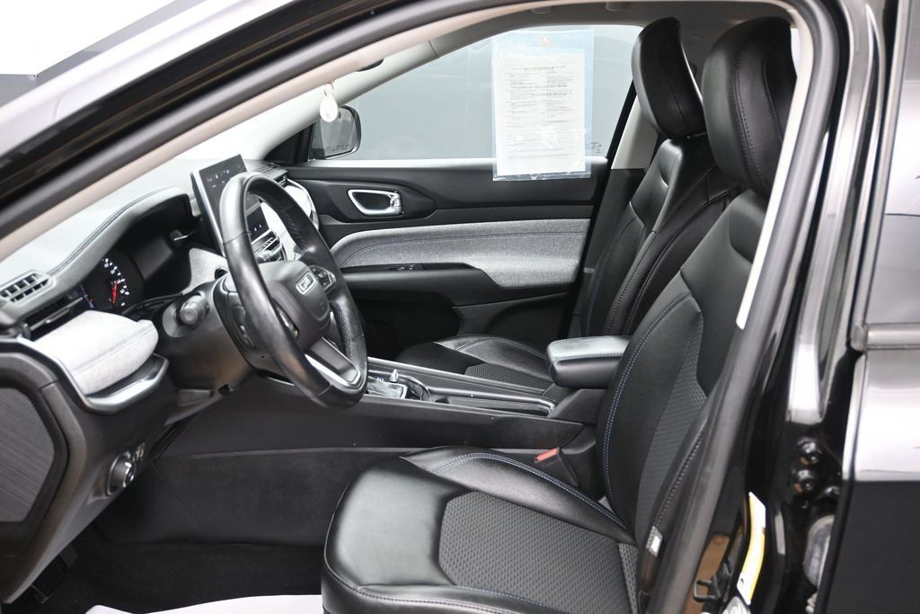 Used 2022 Jeep Compass Latitude w/ Convenience Group AWD/4WD image 25