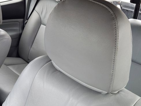 Used 2015 Toyota Tacoma PreRunner image 15