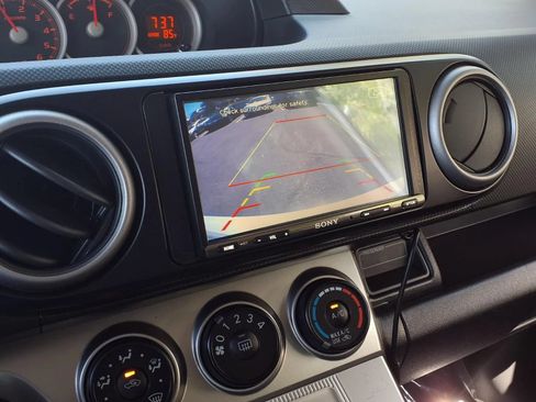 Used 2012 Scion xB FWD image 10