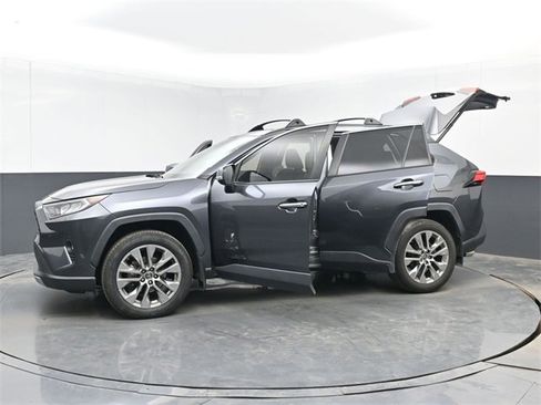 Used 2019 Toyota RAV4 Limited w/ Advanced Technology Package image 53