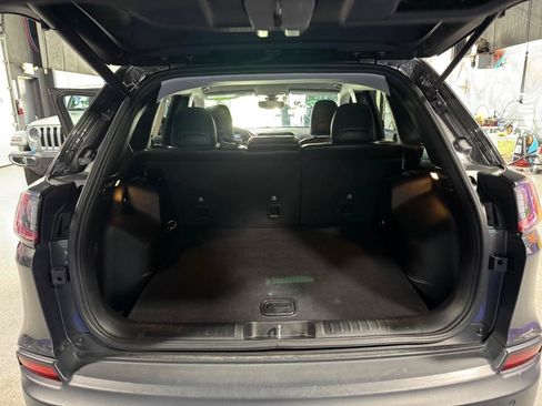 Used 2019 Jeep Cherokee Limited AWD/4WD image 33