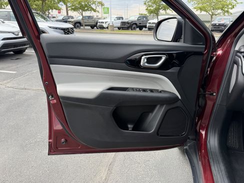 Used 2022 Jeep Compass Limited AWD/4WD image 20