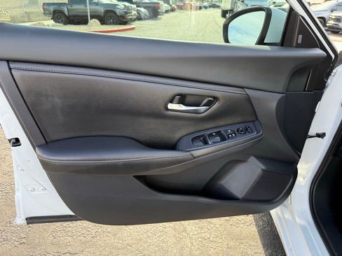 Used 2022 Nissan Sentra SV image 19