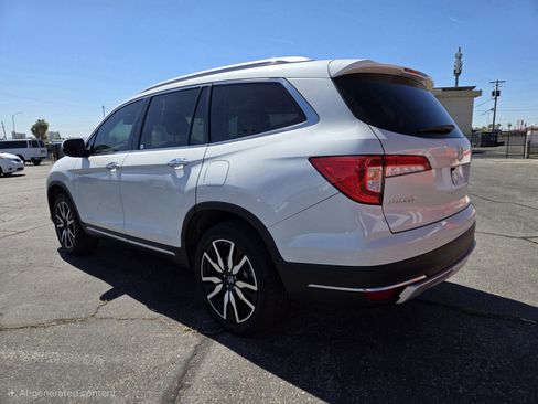 Used 2020 Honda Pilot Touring image 3