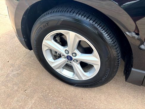 Used 2017 Ford Edge SE image 22