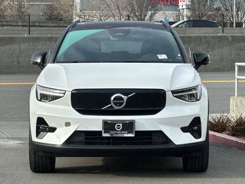 Certified 2023 Volvo XC40 Recharge Plus image 11