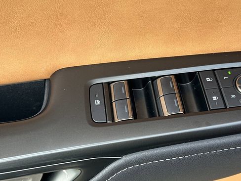 Used 2025 Lexus RZ 300e image 13