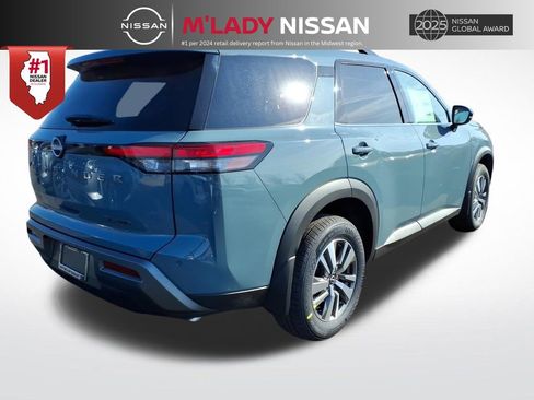 New 2026 Nissan Pathfinder SL image 7