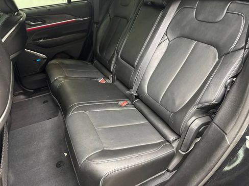 Used 2023 Jeep Grand Cherokee Overland w/ Adv Protech Group III AWD/4WD image 21