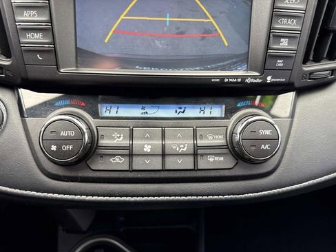 Used 2017 Toyota RAV4 XLE FWD image 25