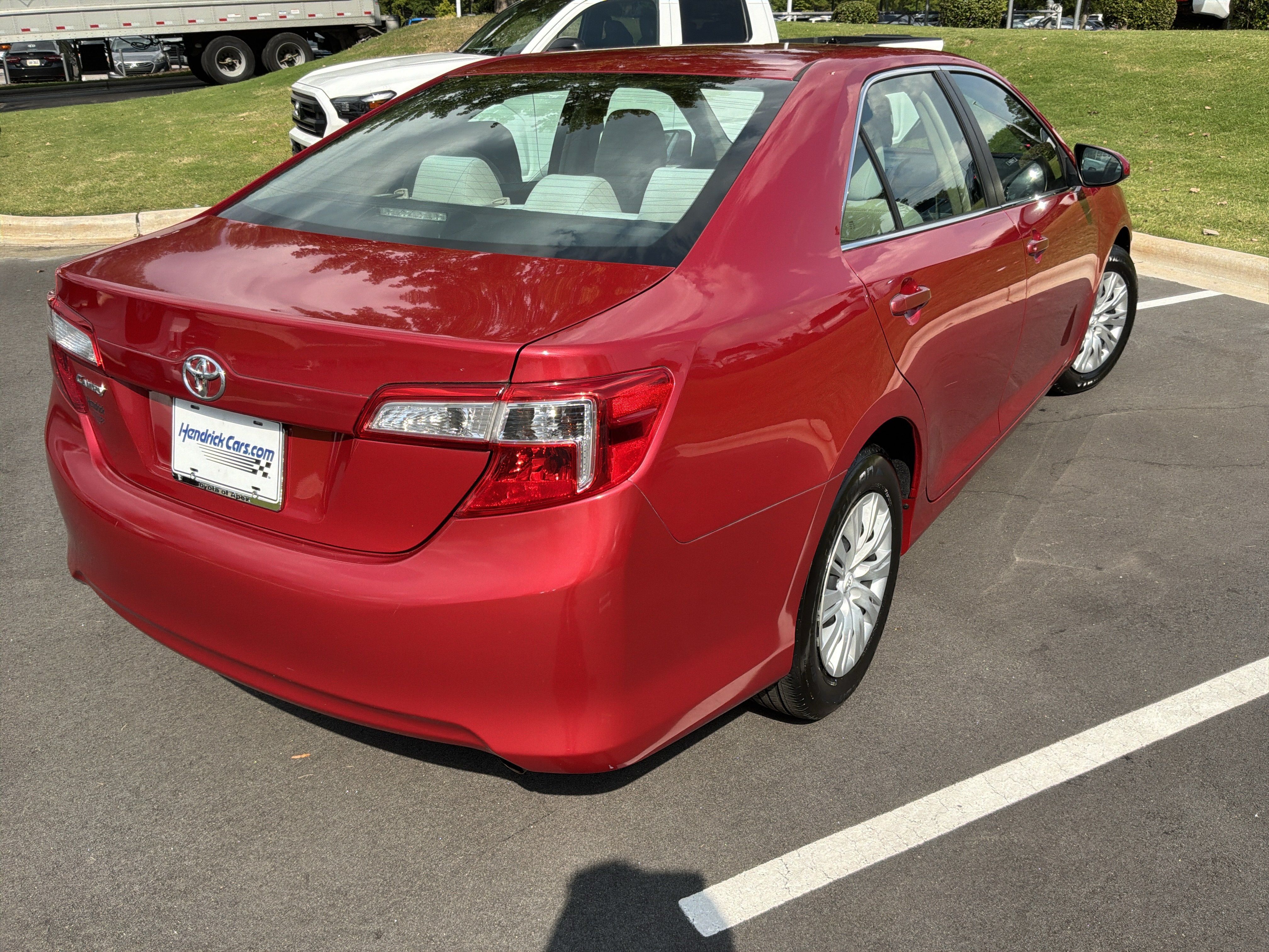 Used 2014 Toyota Camry FWD image 10
