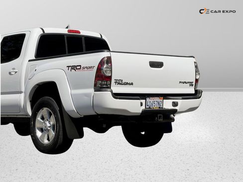 Used 2015 Toyota Tacoma PreRunner image 17