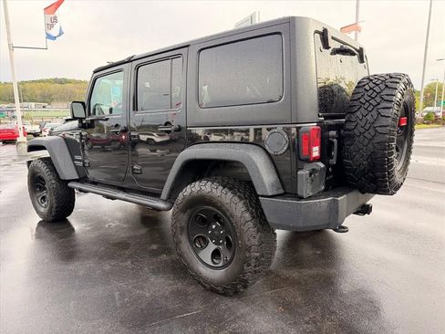 Used 2017 Jeep Wrangler Unlimited Sport w/ Connectivity Group AWD/4WD image 7