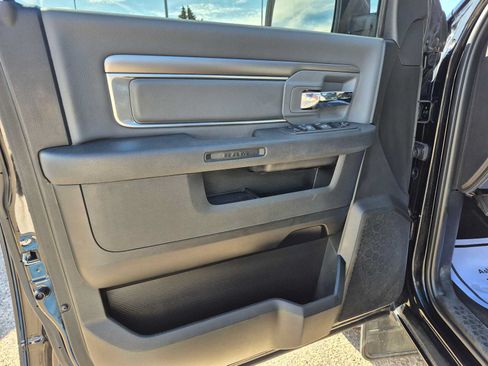 Used 2022 RAM 1500 Classic SLT w/ Protection Group AWD/4WD image 11