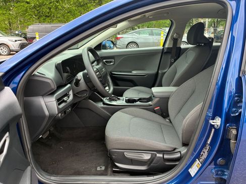 Used 2025 Kia K4 LXS image 25