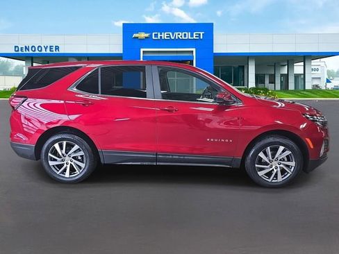 Used 2024 Chevrolet Equinox LT w/ LPO, Floor Liner Package image 4