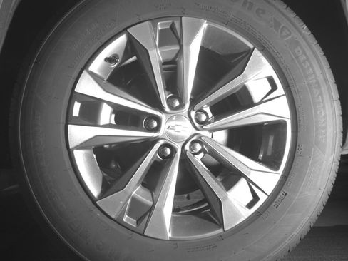Used 2025 Chevrolet Equinox LT FWD image 14
