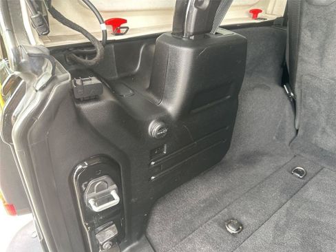 Used 2019 Jeep Wrangler Unlimited Rubicon AWD/4WD image 22