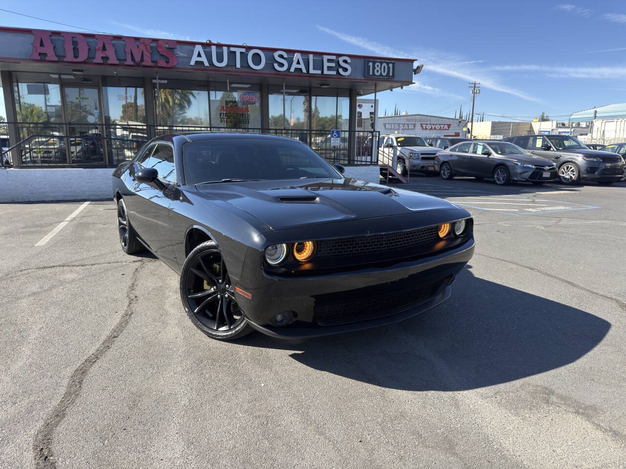 Used 2016 Dodge Challenger R/T w/ Driver Convenience Group RWD image 1