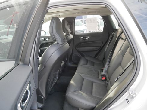 Certified 2025 Volvo XC60 B5 Plus image 10