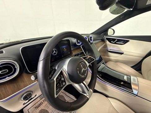 Used 2023 Mercedes-Benz C 300 Sedan image 4
