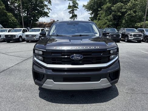 Used 2025 Ford Expedition Max Platinum AWD/4WD image 2