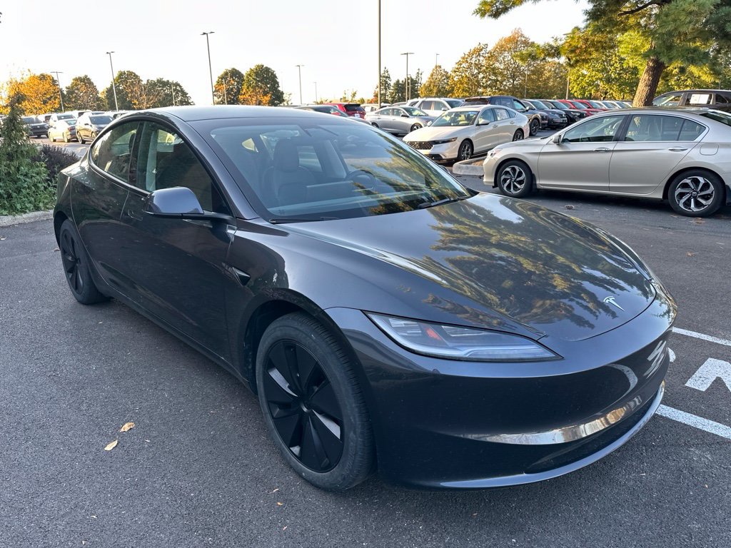 Used 2024 Tesla Model 3 Standard Range RWD image 4