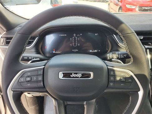 New 2025 Jeep Grand Cherokee L Altitude image 29