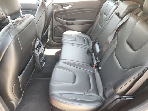 Used 2019 Ford Edge Titanium FWD image 22