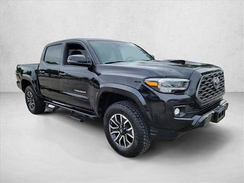 Used 2022 Toyota Tacoma TRD Sport w/ TRD Premium Sport Package RWD image 3
