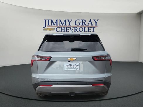 New 2026 Chevrolet Equinox LT w/ Convenience Package II FWD image 4