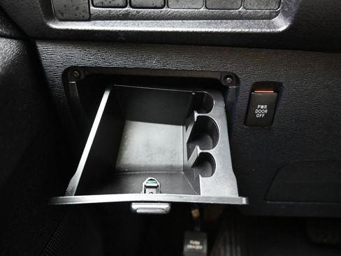 Used 2020 Toyota Sienna SE Premium image 27