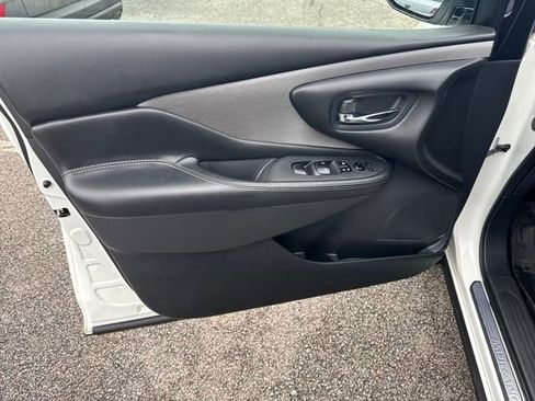 Used 2019 Nissan Murano SV w/ Premium Package image 10