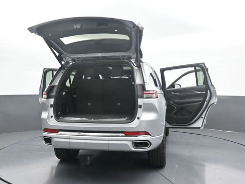 Used 2024 Jeep Grand Cherokee L Overland w/ Advanced Protech Group III image 86