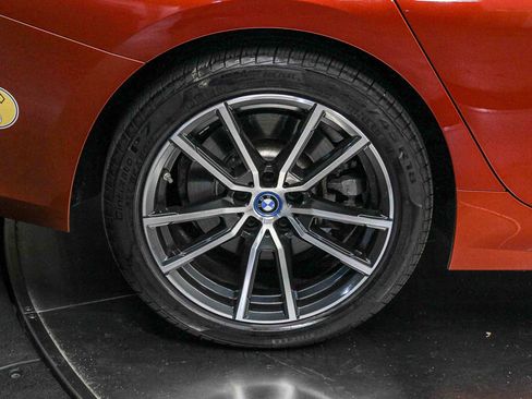 Used 2022 BMW 330e xDrive w/ Premium Package image 8